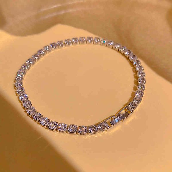 trendy exquisite silver plated geometric square zircon bracelet for women girl jewelry zirconia birthday party gift, Golden;silver
trendy exquisite silver plated geometric square zircon bracelet for women girl jewelry zirconia birthday party gift, Golden;silver