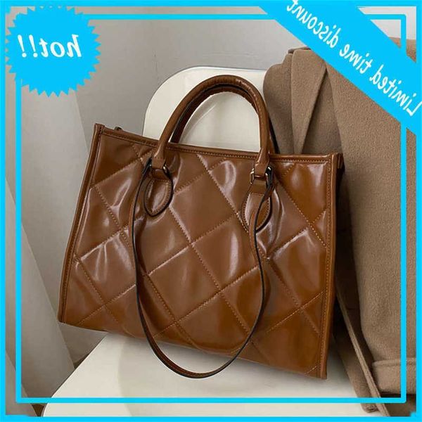 vintage large capacity shoulder bags for women 2021 new handbags luxury designer casual totes female purses travel high quality
vintage large capacity shoulder bags for women 2021 new handbags luxury designer casual totes female purses travel high quality