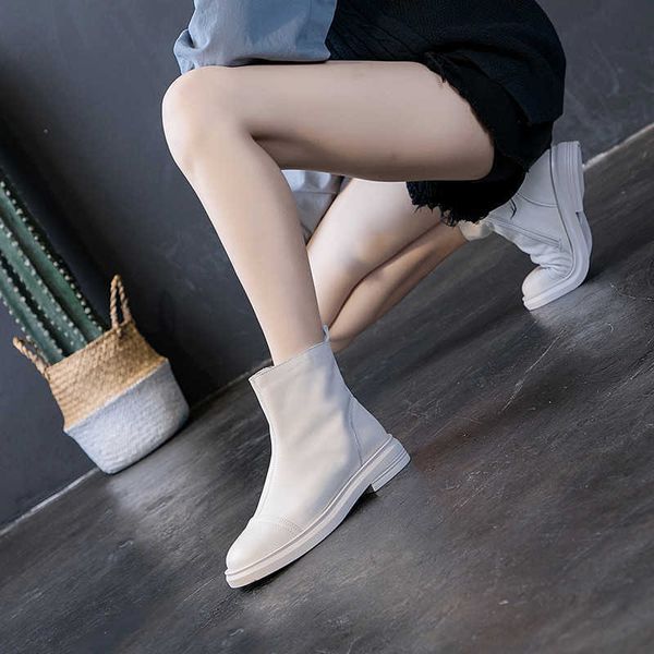 special price mainly promotes cowhide shoes 2021 autumn and winter new women's thick heel short boots flat bottom leather, Black
special price mainly promotes cowhide shoes 2021 autumn and winter new women's thick heel short boots flat bottom leather, Black