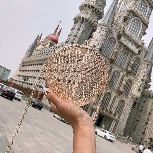 cross body fashion hollow women's shoulder bags exquisite metal round chains crossbody for women mini lady messenger bag
cross body fashion hollow women's shoulder bags exquisite metal round chains crossbody for women mini lady messenger bag