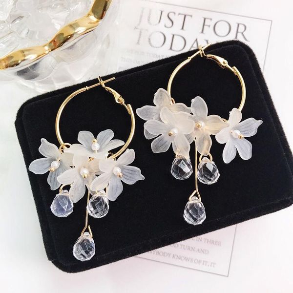 korean trend personality crystal flower hanging dangle earrings prevent allergy elegant fashion stud earrings retro, Silver
korean trend personality crystal flower hanging dangle earrings prevent allergy elegant fashion stud earrings retro, Silver