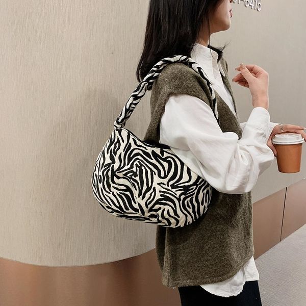 2020 retro women shoulder bag canvas zebra print female messenger bag ladies casual zipper shoulder bag sac main femme
2020 retro women shoulder bag canvas zebra print female messenger bag ladies casual zipper shoulder bag sac main femme