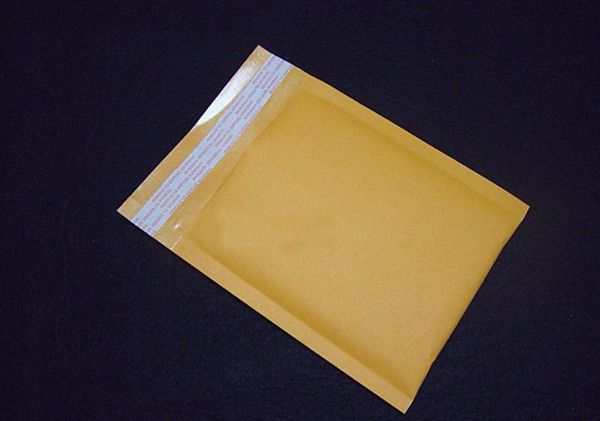 wholesale-10pcs 130*130+40mm small kraft bubble bag padded envelopes mailers shipping mailling mail bags
wholesale-10pcs 130*130+40mm small kraft bubble bag padded envelopes mailers shipping mailling mail bags