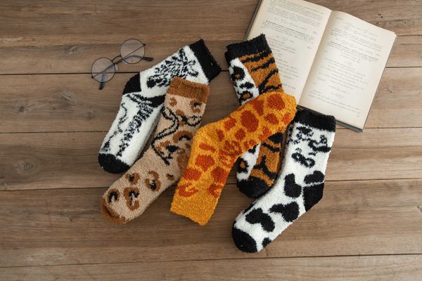 women girls socks fashion 2021 design warm fuzzy cotton crew socks new design breathable outdoor leisure unique socks, Black;white
women girls socks fashion 2021 design warm fuzzy cotton crew socks new design breathable outdoor leisure unique socks, Black;white