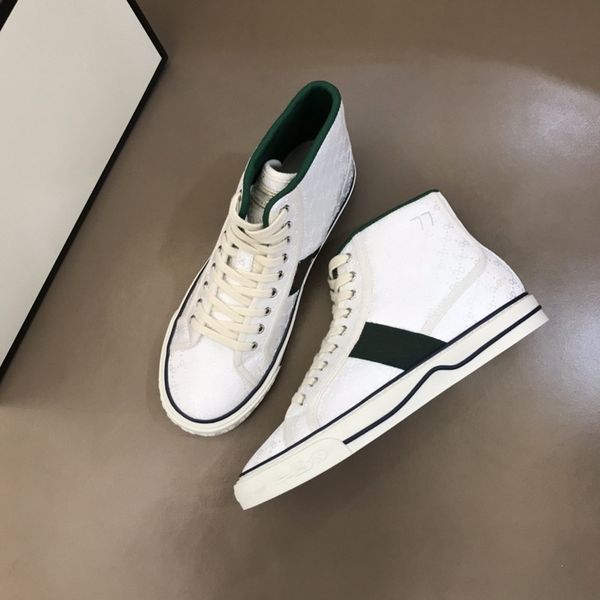 2021 formal dress shoes for gentle men genuine leather casual shoes with splicing lacquer leather and carving flowers, Black
2021 formal dress shoes for gentle men genuine leather casual shoes with splicing lacquer leather and carving flowers, Black