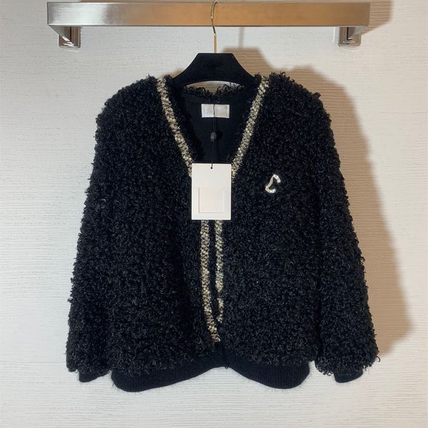 temperament celebrity style imitation lamb hair fluffy curly gold thread pearl wrapped v-neck long sleeve coat, White
temperament celebrity style imitation lamb hair fluffy curly gold thread pearl wrapped v-neck long sleeve coat, White