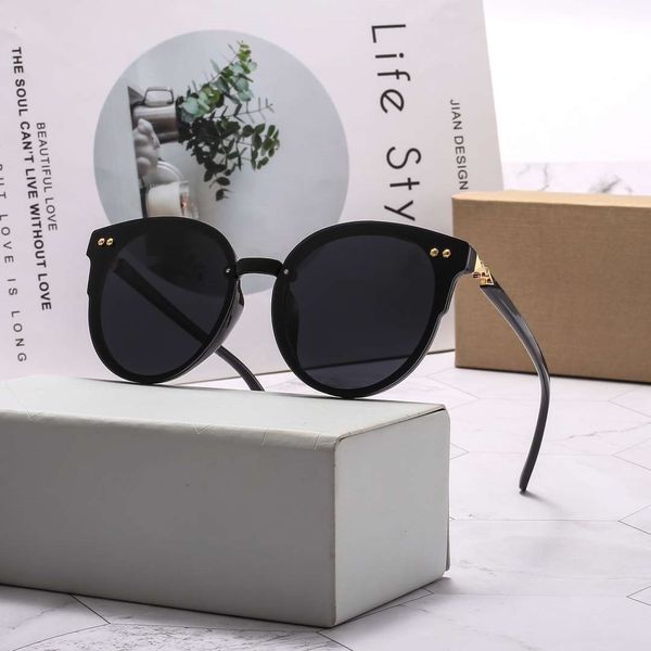 womens designer sunglasses luxury sunglasses women beach goggle glasses uv400 d1o letter 3010 4 colors highly quality with box, White;black
womens designer sunglasses luxury sunglasses women beach goggle glasses uv400 d1o letter 3010 4 colors highly quality with box, White;black