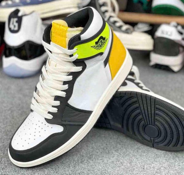 2022 released authentic 1 high og volt gold leather white university black men women athletic shoes sports sneakers with box
2022 released authentic 1 high og volt gold leather white university black men women athletic shoes sports sneakers with box