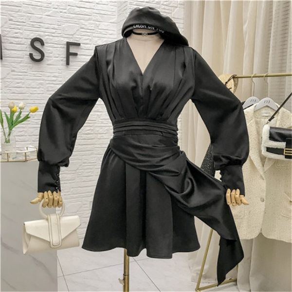 2021 new spring new high v-neck dress female korean of the niche design waist was thin and irregular onh9, Black;gray
2021 new spring new high v-neck dress female korean of the niche design waist was thin and irregular onh9, Black;gray