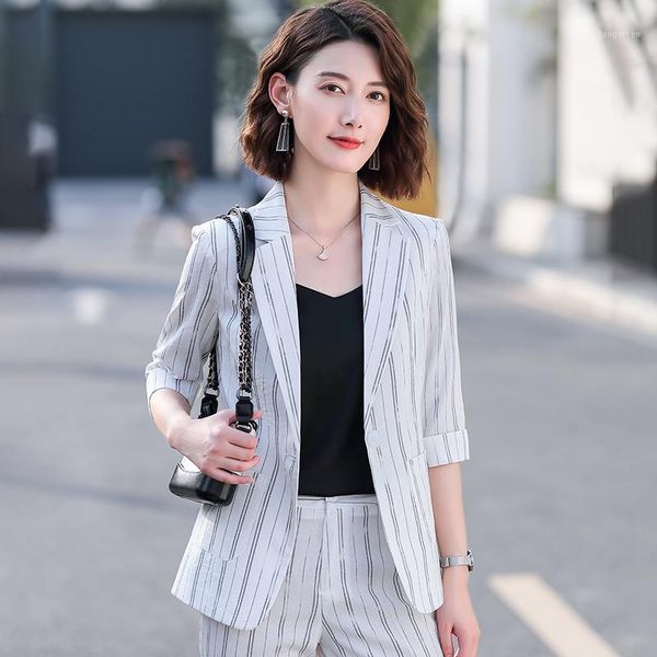 fashion casual women blazers and jackets half seeve white striped work wear business clothes styles1, White;black
fashion casual women blazers and jackets half seeve white striped work wear business clothes styles1, White;black