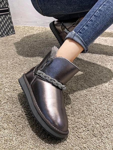 women's shoes snow boots 2020 winter new thick bottom flashing diamond chain noodle warm cotton shoes1, Black
women's shoes snow boots 2020 winter new thick bottom flashing diamond chain noodle warm cotton shoes1, Black