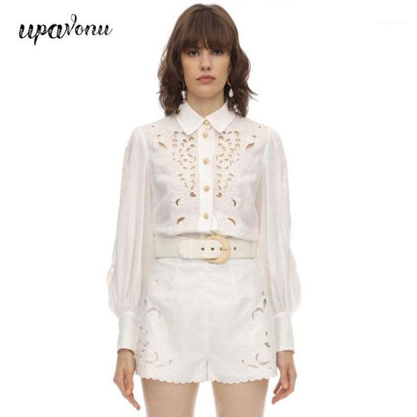 2020 new elegant white suit women's lantern sleeve hollow embroidered shirt + high waist embroidered shorts two piece set1, Gray
2020 new elegant white suit women's lantern sleeve hollow embroidered shirt + high waist embroidered shorts two piece set1, Gray