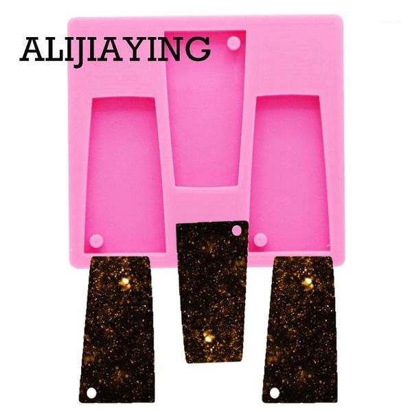 0077 diy water cup keychain silicone tumbler mold epoxy resin molds keychain pendant decoration mould1
0077 diy water cup keychain silicone tumbler mold epoxy resin molds keychain pendant decoration mould1