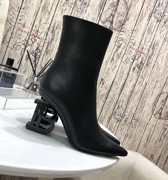new fashion women party wedding booties leather surface and metal letter root design bottes pour femmes de luxe ankle boots#3f, Black
new fashion women party wedding booties leather surface and metal letter root design bottes pour femmes de luxe ankle boots#3f, Black