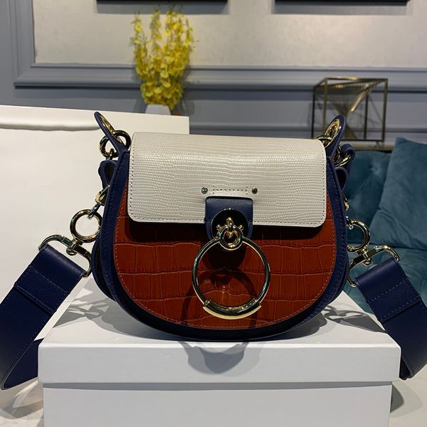 the crocodile blue use elegant gloss lizard print crocodile-print calfskin splice suede graceful bag 32301 exquisite circular profile
the crocodile blue use elegant gloss lizard print crocodile-print calfskin splice suede graceful bag 32301 exquisite circular profile