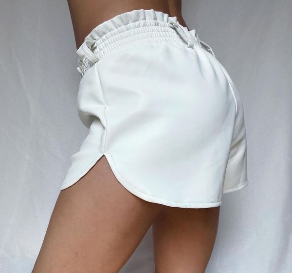 elastic high waist white leather shorts women loose faux leather runner shorts autumn streetwear wide leg shorts for women, White;black
elastic high waist white leather shorts women loose faux leather runner shorts autumn streetwear wide leg shorts for women, White;black