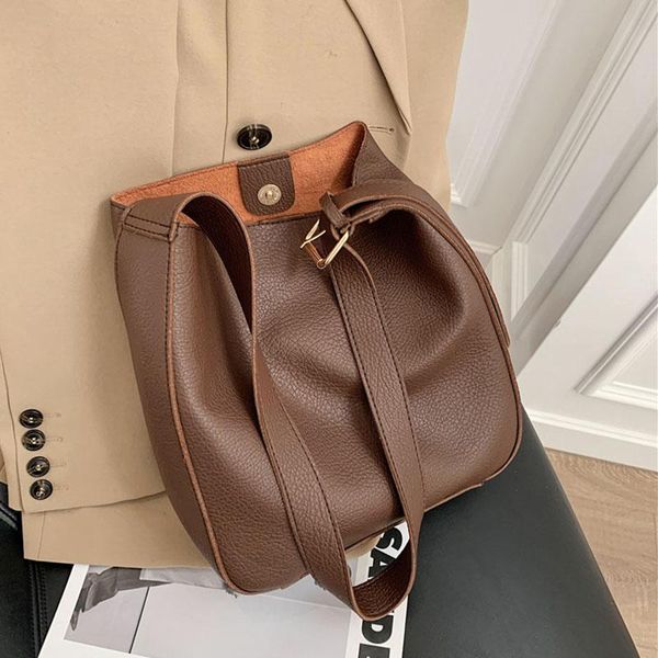 high capacity shoulder crossbody messenger bag 2021 new female luxury designer handbags women's bags travel purse sale
high capacity shoulder crossbody messenger bag 2021 new female luxury designer handbags women's bags travel purse sale