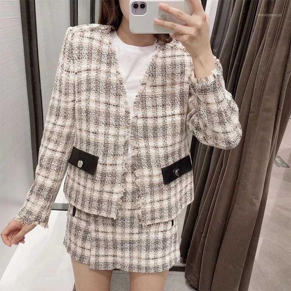 women's tracksuits vintage tweed plaid tassels blazer suits set women autumn long sleeve v neck coats and skirt shorts two piece outfit, Gray
women's tracksuits vintage tweed plaid tassels blazer suits set women autumn long sleeve v neck coats and skirt shorts two piece outfit, Gray
