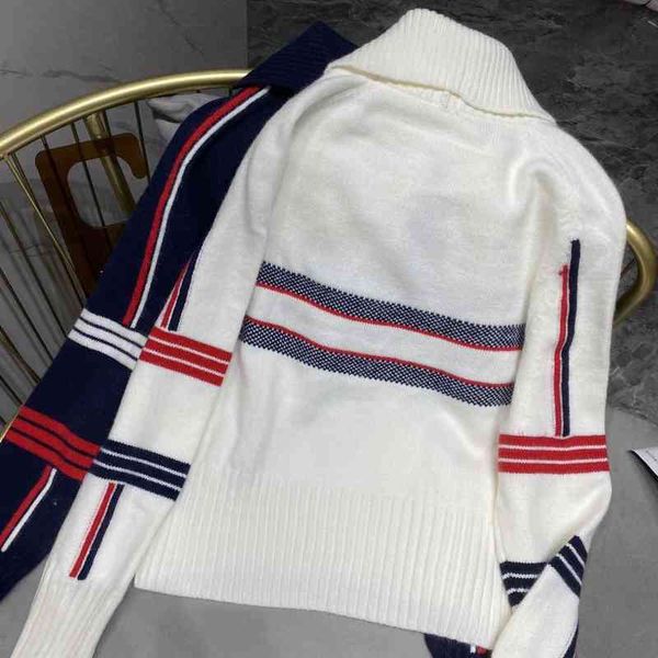 coat sweaters autumn and winter new ski limited series small lapel knitted sweater, White;black
coat sweaters autumn and winter new ski limited series small lapel knitted sweater, White;black