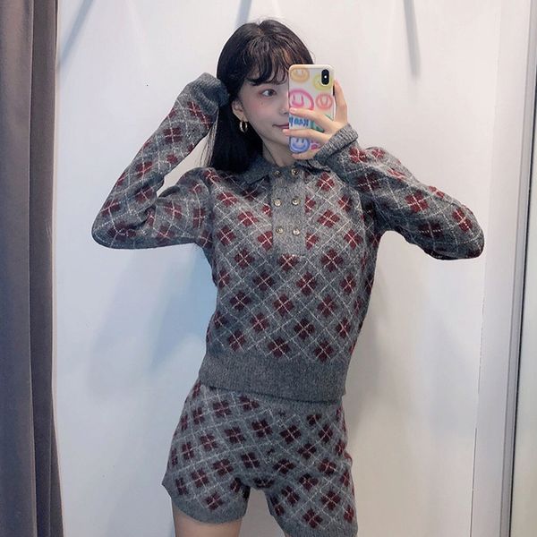 2021 new vintage female plaid y2k korean thin mesh jumper winter fashionable lady in office woman sweater 4urd, White;black
2021 new vintage female plaid y2k korean thin mesh jumper winter fashionable lady in office woman sweater 4urd, White;black