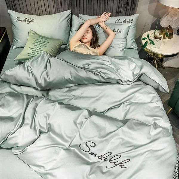 bedding sets 2021 home textile set luxury embroidered satin quilt cover bed sheet pillowcase for king size duvet covers
bedding sets 2021 home textile set luxury embroidered satin quilt cover bed sheet pillowcase for king size duvet covers
