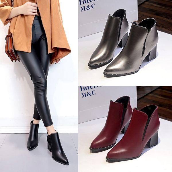 european style contracted tide girl boots woman british style rivet boots martin boots autumn winter new high-heeled shoes y200115, Black
european style contracted tide girl boots woman british style rivet boots martin boots autumn winter new high-heeled shoes y200115, Black