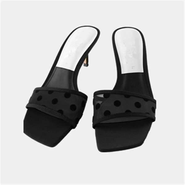 2021 new summer women med heel slide sandals black polka dot air mesh female slippers 
2021 new summer women med heel slide sandals black polka dot air mesh female slippers