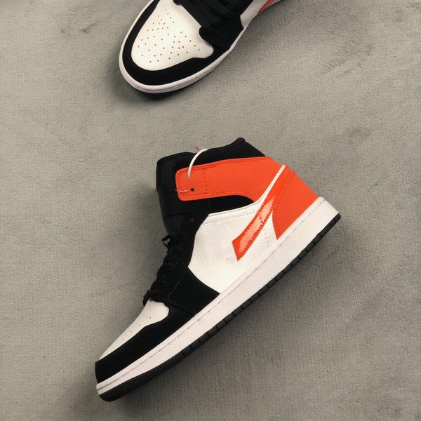 хорошее качество jumpman 1 mid shattered backboard с черной звездой белый schenen размер 36-46 клина кроссовки женщины
хорошее качество jumpman 1 mid shattered backboard с черной звездой белый schenen размер 36-46 клина кроссовки женщины