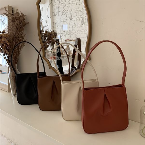the new autumn and winter 2020 fashion handbags niche small square package armpit simple handbag shoulder bag folding design
the new autumn and winter 2020 fashion handbags niche small square package armpit simple handbag shoulder bag folding design