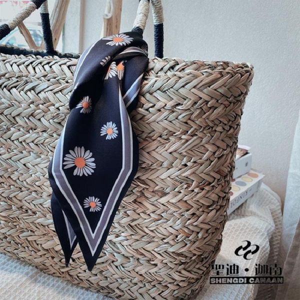 scarves 2021 nian style summer imitated silk fabric small women's korean-style neckerchief tied hair band ribbon daisy fr, Blue;gray
scarves 2021 nian style summer imitated silk fabric small women's korean-style neckerchief tied hair band ribbon daisy fr, Blue;gray