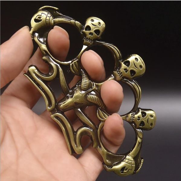 20 self-defense weapon sheep skeleton hand support iron four-finger tiger finger buckle ring festival hand buckle martial arts
20 self-defense weapon sheep skeleton hand support iron four-finger tiger finger buckle ring festival hand buckle martial arts