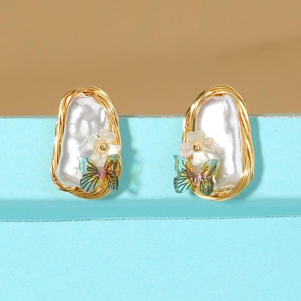 stud 2021 retro elegant baroque pearl weave copper wire flowers zircon butterfly earrings for women party jewelry gift, Golden;silver
stud 2021 retro elegant baroque pearl weave copper wire flowers zircon butterfly earrings for women party jewelry gift, Golden;silver