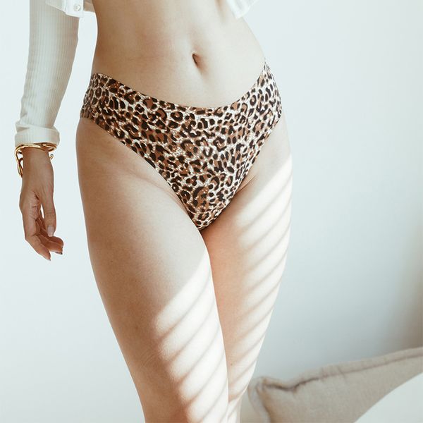 leopard pattern net red fitness pants women's ice silk one piece traceless women's invisible triangle underwear, Black;pink
leopard pattern net red fitness pants women's ice silk one piece traceless women's invisible triangle underwear, Black;pink