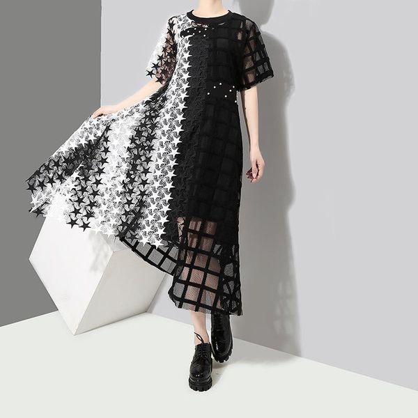 2021 new spring summer round neck short sleeve black hit color hollow out irregular loose dress women fashion tide, Black;pink
2021 new spring summer round neck short sleeve black hit color hollow out irregular loose dress women fashion tide, Black;pink