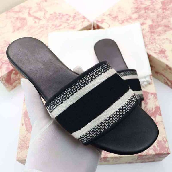 fashion classics sandals slipper slides floral brocade gear bottoms flip flops women shoes striped beach causal slippers home011 23, Black
fashion classics sandals slipper slides floral brocade gear bottoms flip flops women shoes striped beach causal slippers home011 23, Black