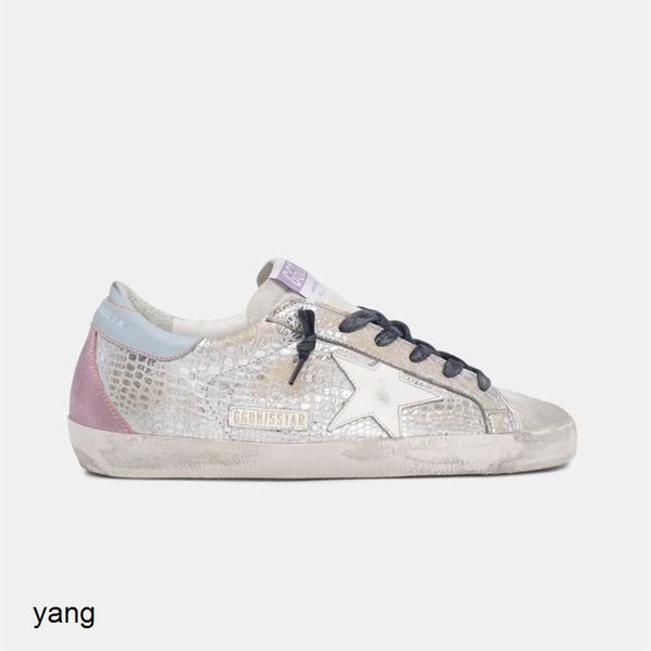 new products in autumn winter silver lizard grain head leather used small dirty men's and women's lovers' casual board shoes
new products in autumn winter silver lizard grain head leather used small dirty men's and women's lovers' casual board shoes
