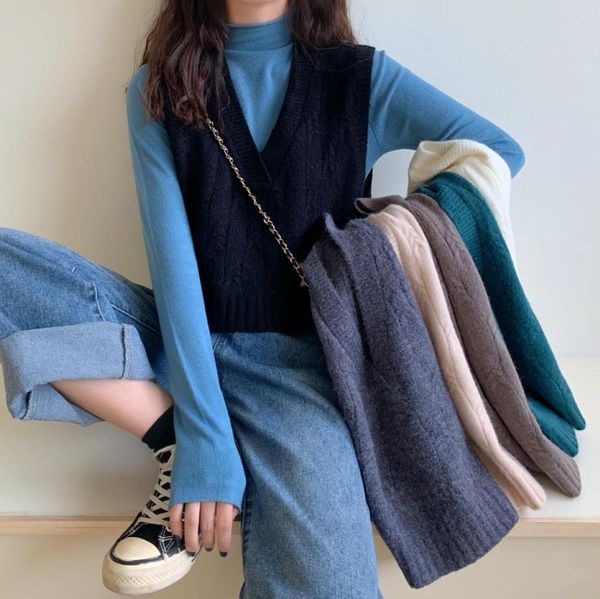 women sweaters autumn winter 2021 korean style casual v neck short knitted sweater vest sleeveless pullover waistcoat t507, White;black
women sweaters autumn winter 2021 korean style casual v neck short knitted sweater vest sleeveless pullover waistcoat t507, White;black
