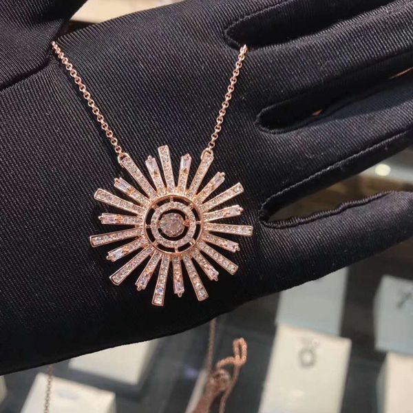 2021 shijia new necklace sunflower pattern sweater chain beating heart necklace female wechat fashion design, Silver
2021 shijia new necklace sunflower pattern sweater chain beating heart necklace female wechat fashion design, Silver