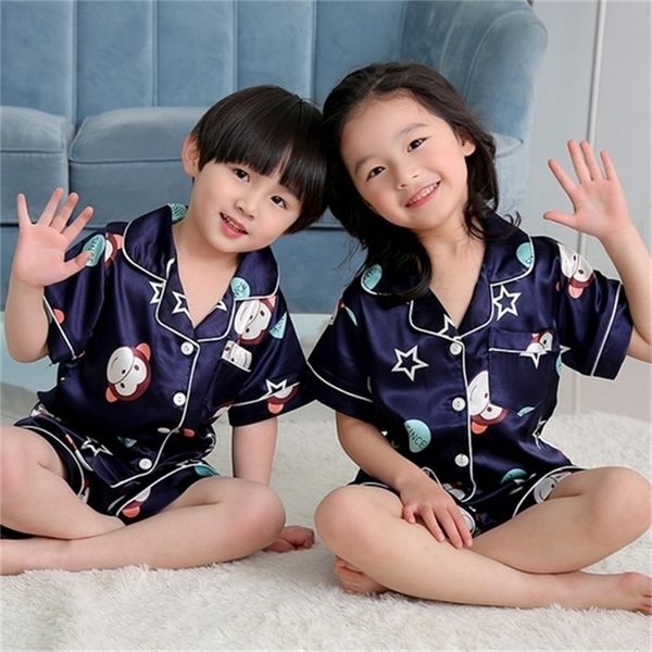 summer children short pajamas sets cute silk sleepwear girls short kids pijamas boy short and pant print kids pajamas y200328, Blue;red
summer children short pajamas sets cute silk sleepwear girls short kids pijamas boy short and pant print kids pajamas y200328, Blue;red