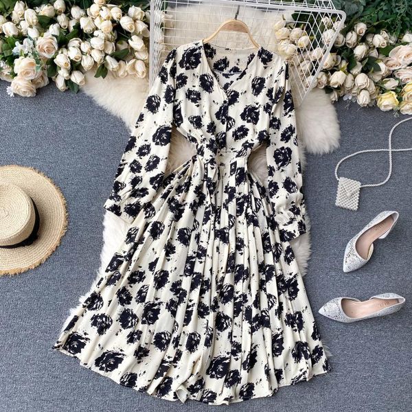 2021 new floral female autumn retro neck puff the line dressed bohemian impression holiday long dress jygh, Black;gray
2021 new floral female autumn retro neck puff the line dressed bohemian impression holiday long dress jygh, Black;gray