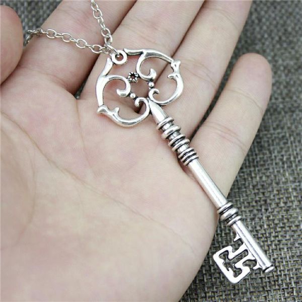 pendant necklaces 2021 vintage 82x31mm 2 colors antique bronze silver color plated big key necklace jewelry for women
pendant necklaces 2021 vintage 82x31mm 2 colors antique bronze silver color plated big key necklace jewelry for women