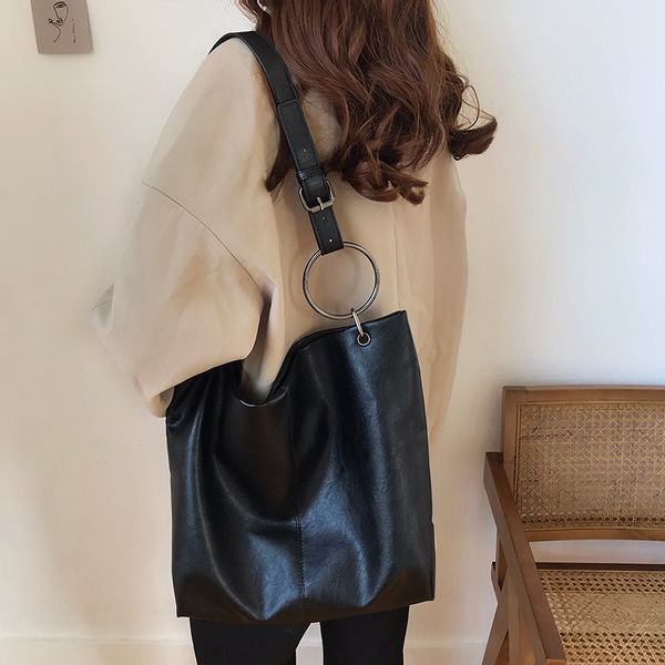 casual large capacity tote shoulder bags of women fancy designer metal handles handabgs luxury spft pu crossbody leather
casual large capacity tote shoulder bags of women fancy designer metal handles handabgs luxury spft pu crossbody leather