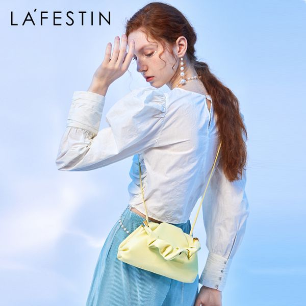 la festin 2020 spring and summer new leather soft fold cloud bag shoulder messenger female bag portable small bag tide c0121
la festin 2020 spring and summer new leather soft fold cloud bag shoulder messenger female bag portable small bag tide c0121