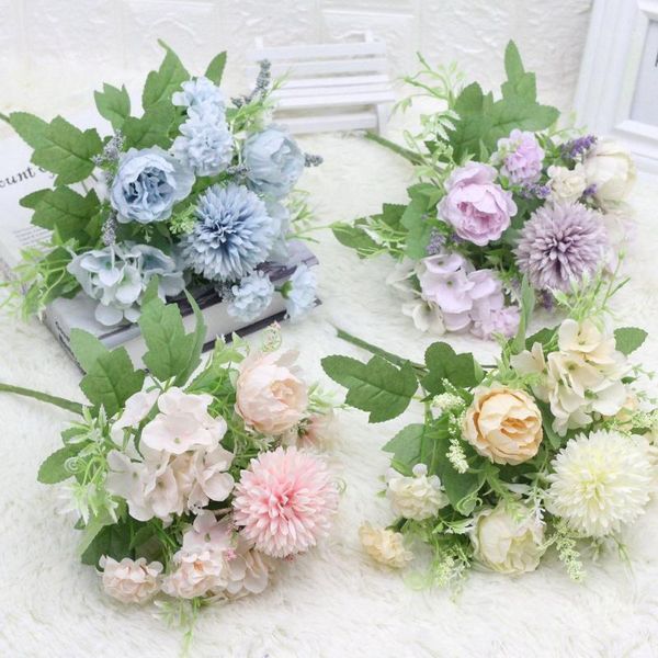 fake roses artificial flowers home wedding party 6 heads silk flowers rose bouquet big decoration valentine's day supplies1
fake roses artificial flowers home wedding party 6 heads silk flowers rose bouquet big decoration valentine's day supplies1