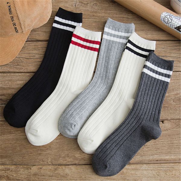 2021autumn and winter new two bars double needle college wind tube women's stockings cotton socks, Black
2021autumn and winter new two bars double needle college wind tube women's stockings cotton socks, Black