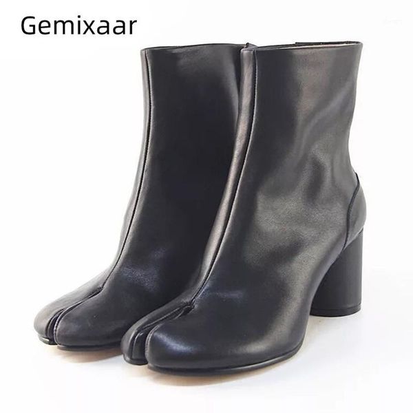 2020 ankle boots women splited toe chunky round heel genuine leather autumn winter buckle short booties for woman1, Black
2020 ankle boots women splited toe chunky round heel genuine leather autumn winter buckle short booties for woman1, Black