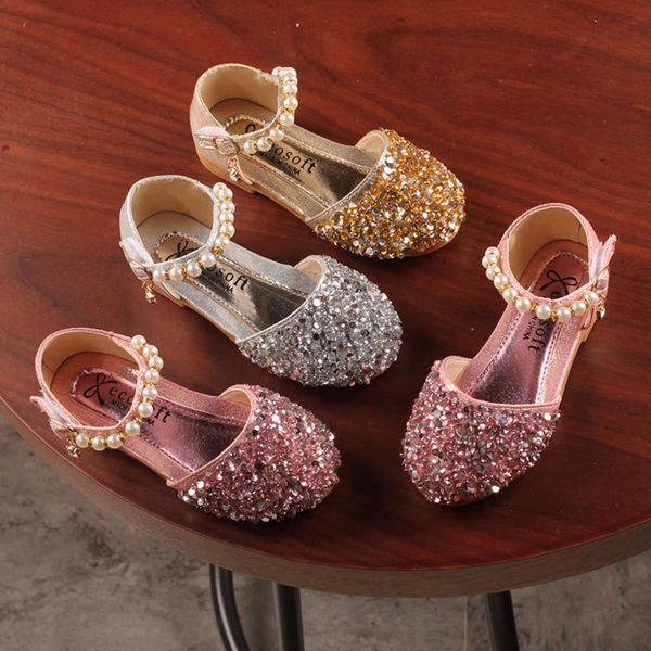 autumn and 2019 new korean spring versatile girls' princs sho summer beaded high heel children's sandals, Black;red
autumn and 2019 new korean spring versatile girls' princs sho summer beaded high heel children's sandals, Black;red