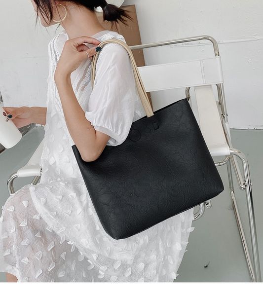 handbags casual 2022 commuter shoulder underarm bags large capacity soft leather tote bags
handbags casual 2022 commuter shoulder underarm bags large capacity soft leather tote bags