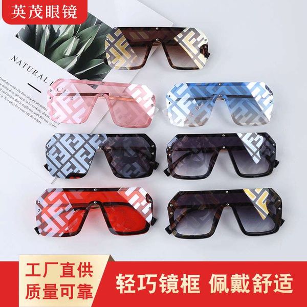 new fashion letter conjoined lens men's and women's fashionable versatile sunglasses, White;black
new fashion letter conjoined lens men's and women's fashionable versatile sunglasses, White;black