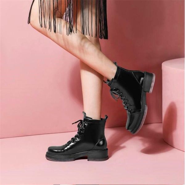 boots autumn and winter 6 inch short black horse oil leather cross strap rubber crystal outsole thick mid heel
boots autumn and winter 6 inch short black horse oil leather cross strap rubber crystal outsole thick mid heel